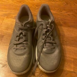 Lululemon Strongfeel Womens Training Shoe Sneakers Dusty Purple Size 8